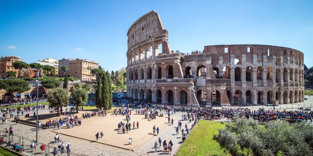 Colosseo parco verde