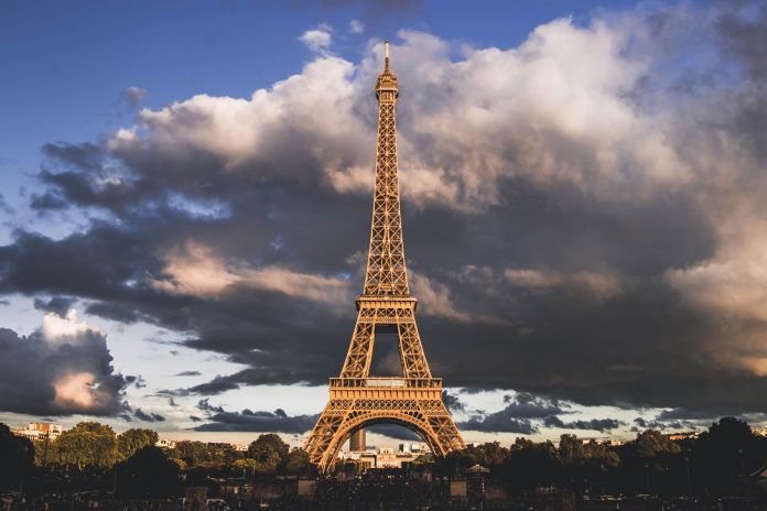 Tour Eiffel restauro Parigi