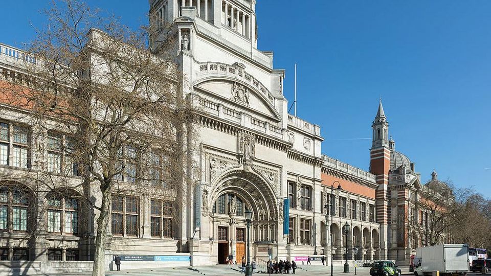 Victoria & Albert Museum covid19